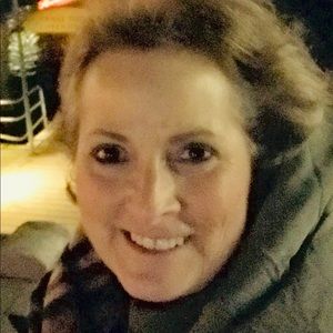 Meet your Posher, Angela d